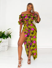 Load image into Gallery viewer, Beautiful African print dress
